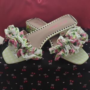 Betsey Johnson Pink Floral Slides/Slippers Size 10
